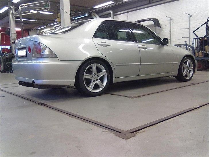 Lexus is200 sport billede 4