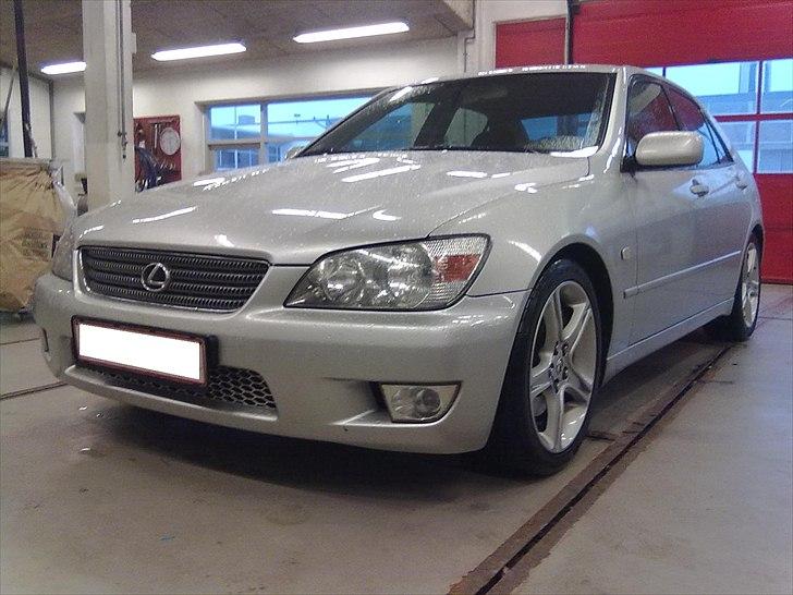 Lexus is200 sport billede 5