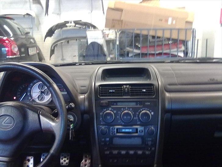 Lexus is200 sport billede 10