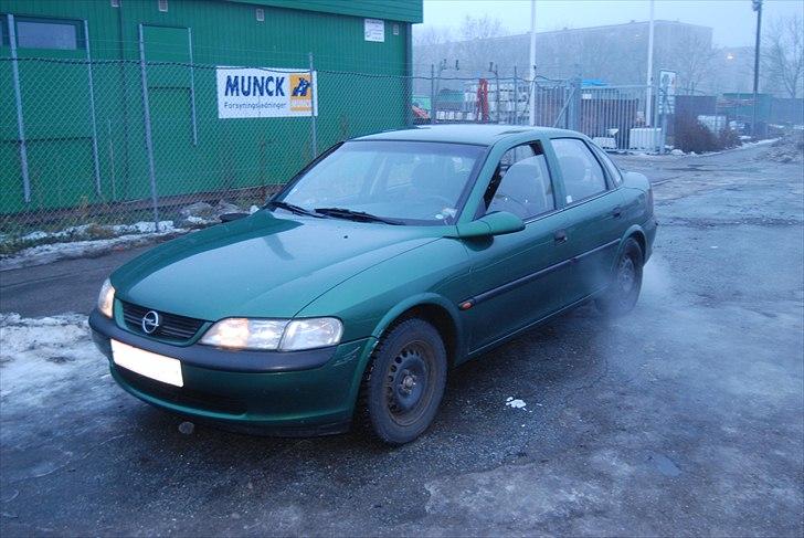 Opel Vectra B =SOLGT= billede 2