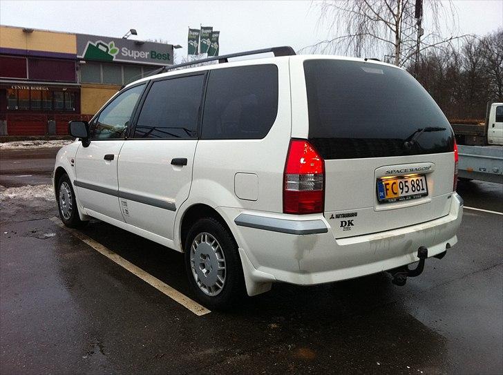Mitsubishi Space Wagon 2,4 "SOLGT" billede 2