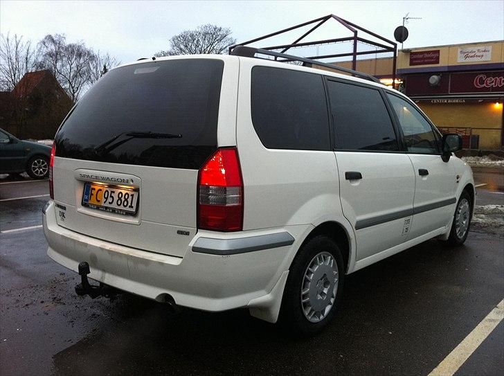 Mitsubishi Space Wagon 2,4 "SOLGT" billede 3