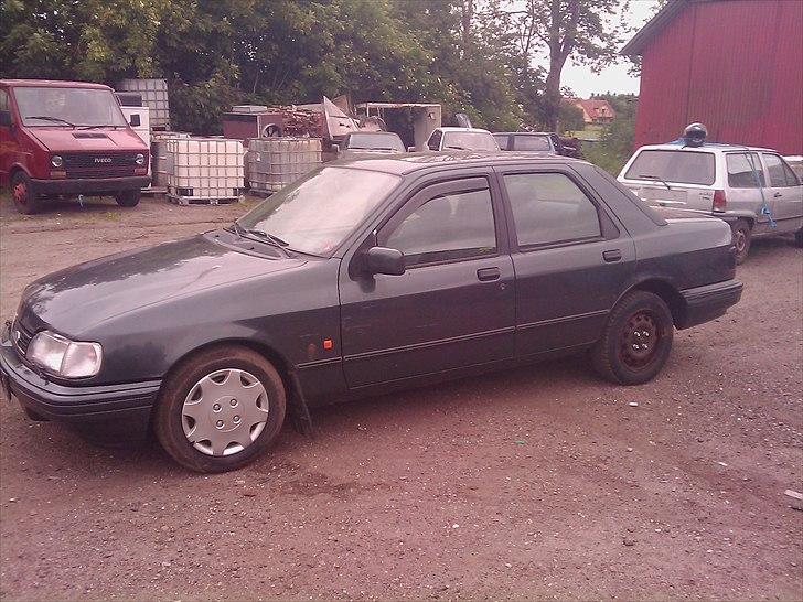 Ford Sierra GLX.  solgt  billede 1