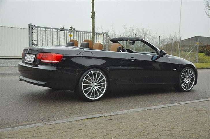 BMW Cabriolet E93 *SOLGT* - Her er et billede af de nye fælge der skal på.. 285 bagunder på et 10" bredt fælg.  De er købt i 20" billede 19