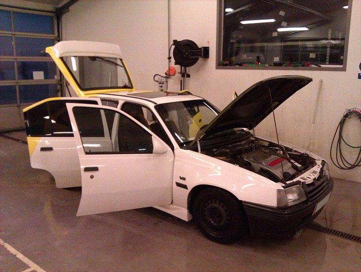 Opel            Kadett GSi 24v billede 10