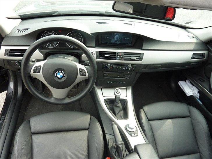 BMW E90 330i - solgt billede 8