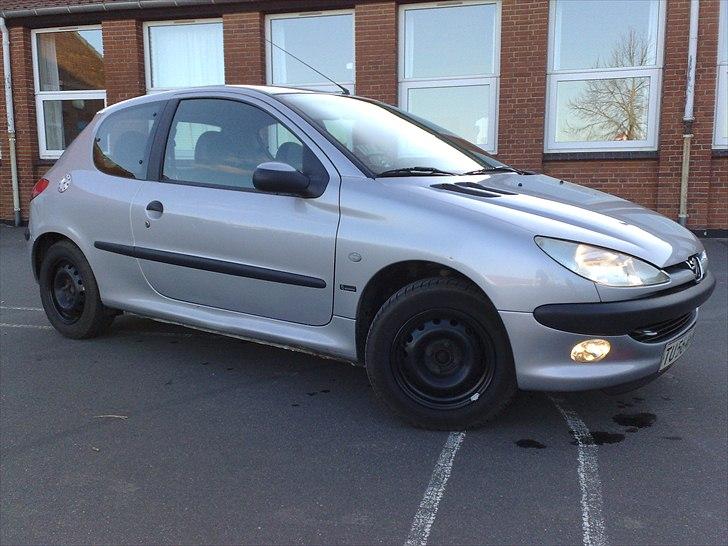 Peugeot 206 1.6 XT billede 2