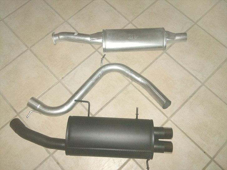 Mazda 323i !!!DØD!!! - Nyinkøbt simons sportsystem :) d. 20/01-2011 billede 8