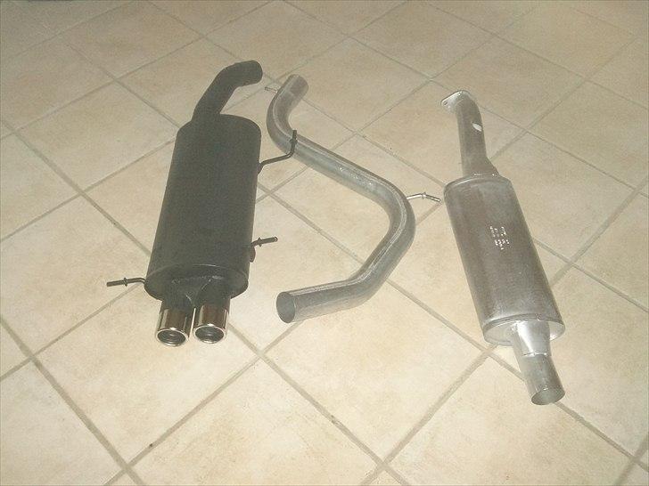 Mazda 323i !!!DØD!!! - Nyinkøbt simons sportsystem :) d. 20/01-2011 billede 9