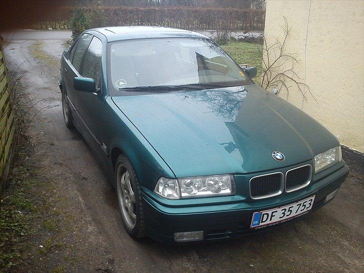 BMW E36 320i solgt - Den er sku fed ik.. billede 1