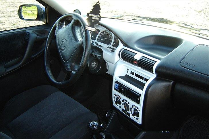 Opel Astra f 1.6 sedan billede 7