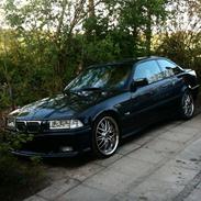 BMW 320i coupe Solgt