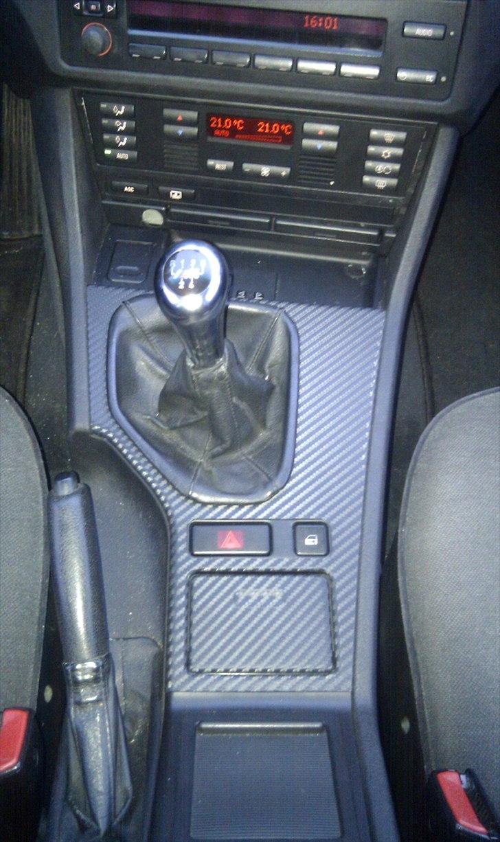 BMW E39 528i --- SOLGT - Carbon midter konsol billede 12