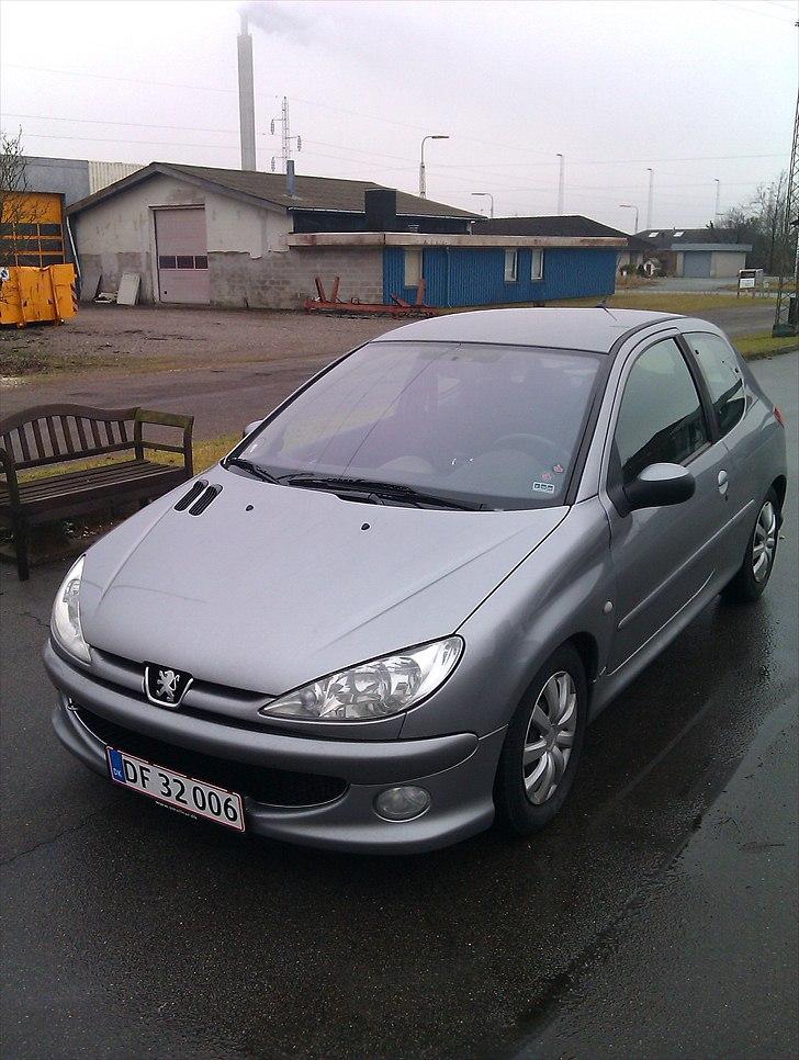 Peugeot 206(SOLGT) billede 2