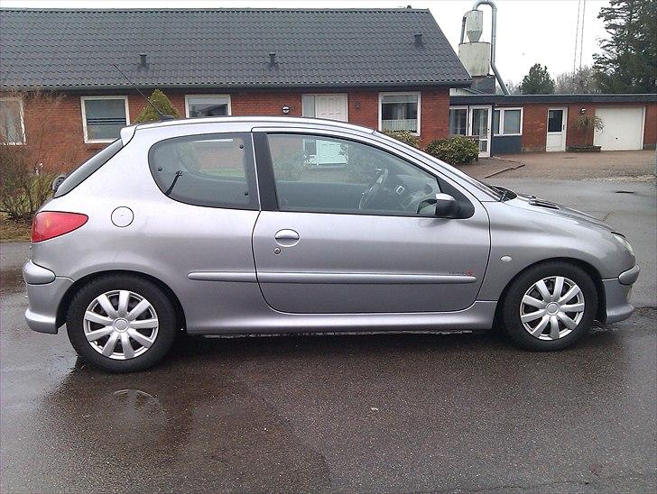 Peugeot 206(SOLGT) billede 4
