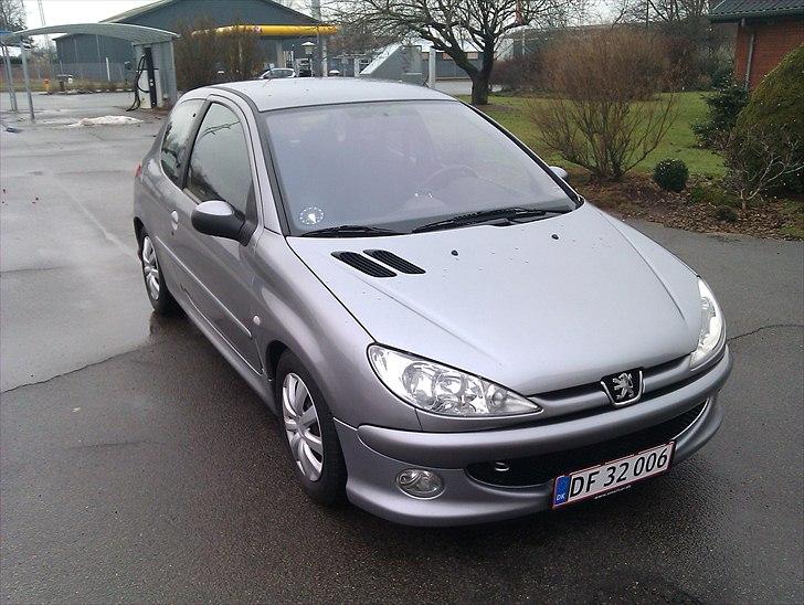 Peugeot 206(SOLGT) billede 5
