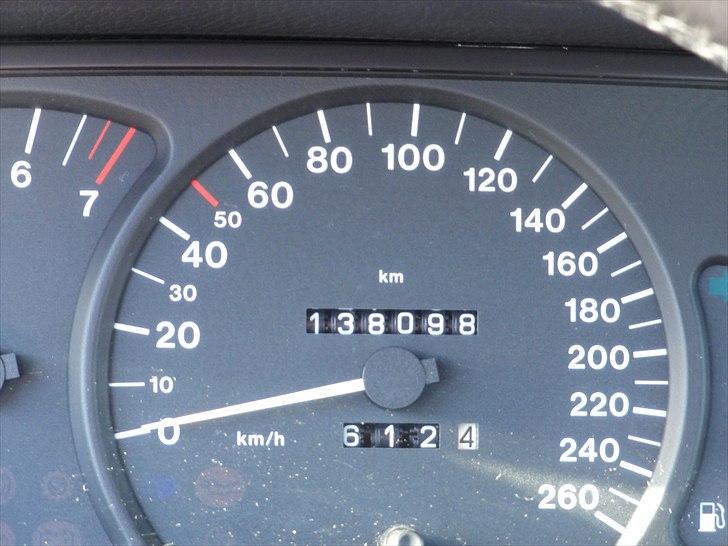 Opel Omega MV6 - 138.000 km ..  ca200.000 mindre end den gamle grå som skød en toppaking nytårs aften :(  billede 10