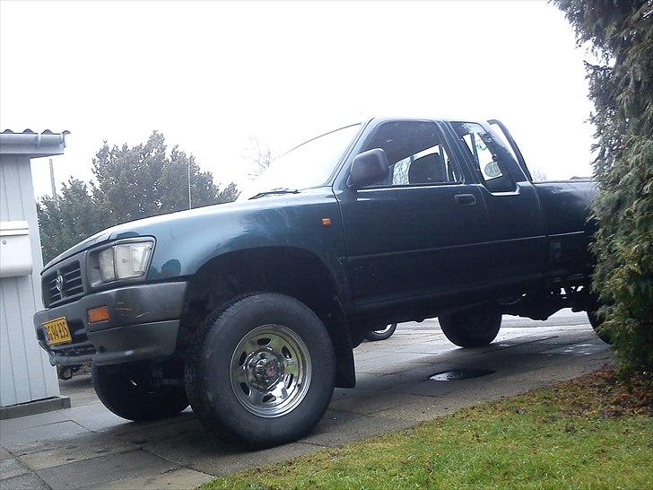 Toyota Hilux 2.4D Turbo4WD SOLGT billede 1