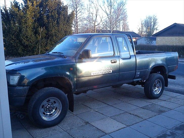 Toyota Hilux 2.4D Turbo4WD SOLGT billede 5