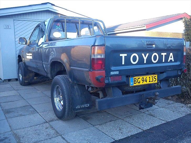 Toyota Hilux 2.4D Turbo4WD SOLGT billede 6