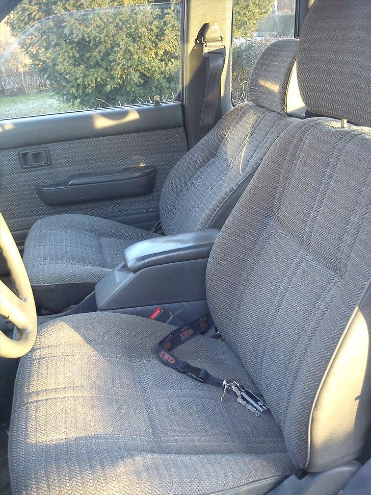 Toyota Hilux 2.4D Turbo4WD SOLGT billede 7