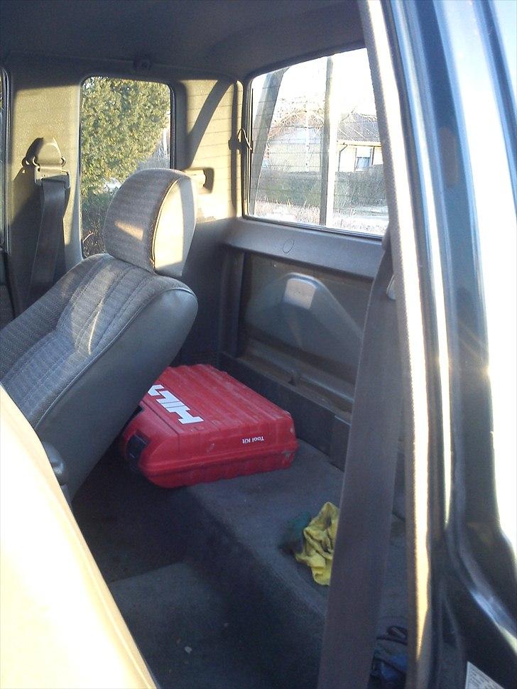 Toyota Hilux 2.4D Turbo4WD SOLGT billede 8