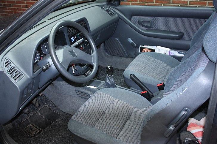Peugeot 306 - Der er kommet læder måtter i bilen, efter billedet er taget :=) billede 9