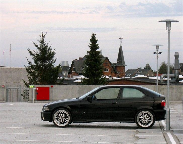 BMW 318ti Compact SOLGT. billede 4