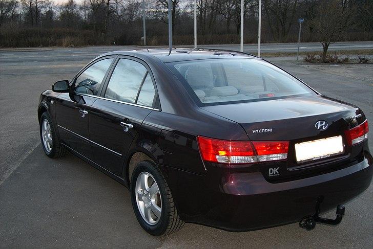 Hyundai sonata solgt - mangler lige at kommet noget længere ned ellers er den da lækker som den står der billede 4