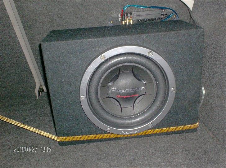 VW Passat 3B Limo SOLGT - Pioneer med mds forst. og mds 1 farads kondensator billede 20