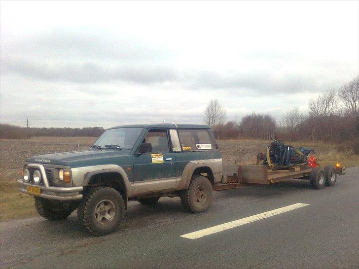 Nissan Patrol GR 2.8 ((((SKROTTET)))) - Var oppe og hente gearkas og bagtøj til æ Ford 8240 ved æ smed... billede 1