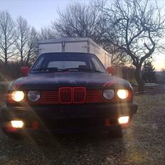 BMW E30 316i (329i)