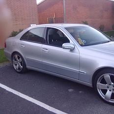 Mercedes Benz e270
