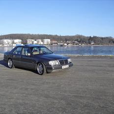 Mercedes Benz 300E 