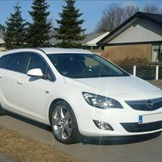 Opel Astra Sports Tourer Sport
