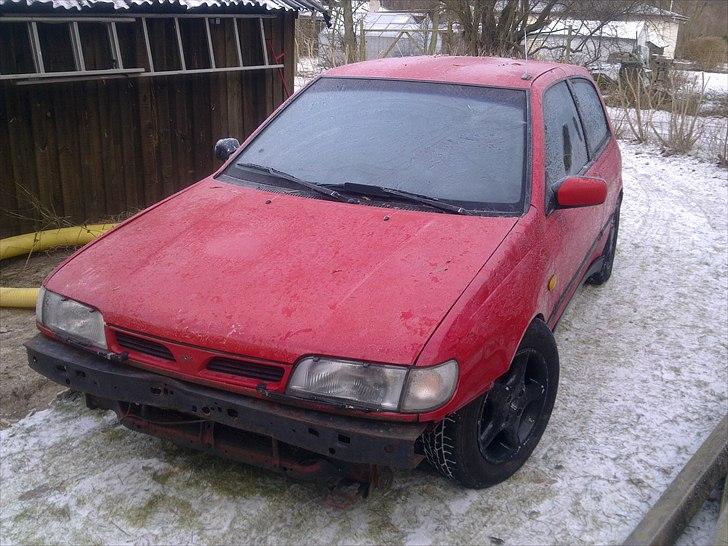 Nissan sunny (solgt) billede 1