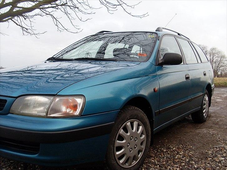 Toyota Carina E st car. 1,8i 16v billede 2