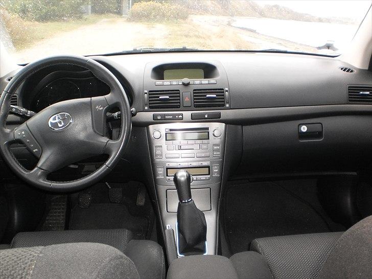 Toyota Avensis billede 10