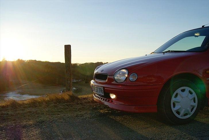 Toyota Corolla G6R totalskadet billede 2