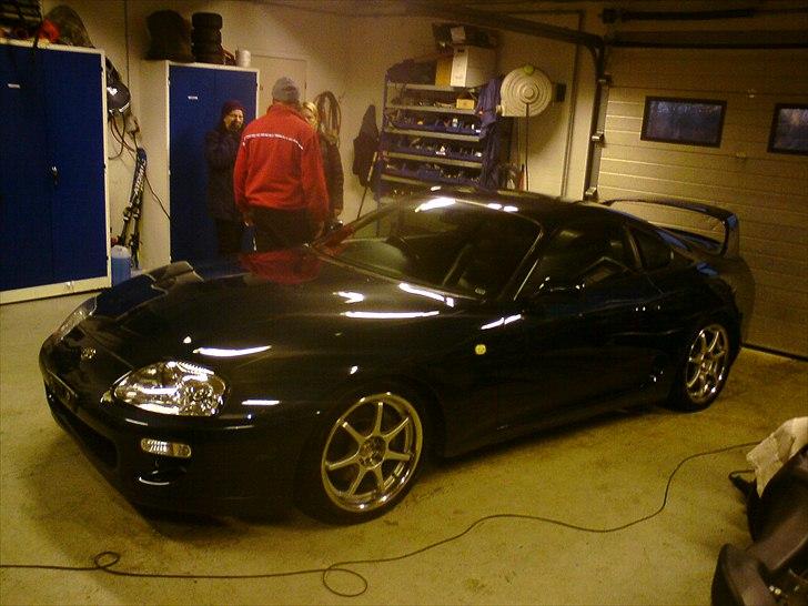 Toyota Supra 3.0 Turbo - Solgt - Efter polering d. 31/1, nu skal forkofangeren bare males, det er smuttet lidt maling. billede 19