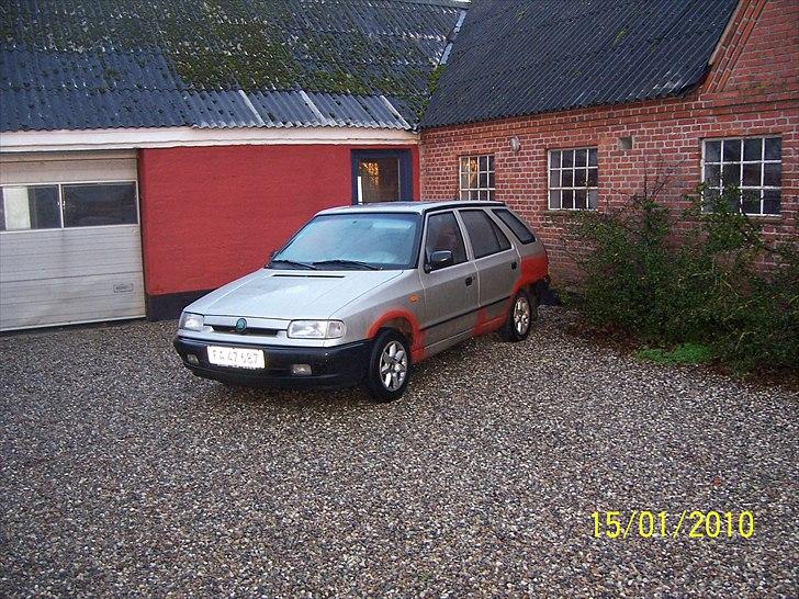 Skoda felicia combi solgt - inden den blev sænket og malet billede 14