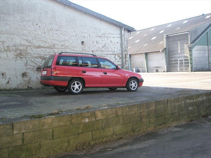 Opel astra F st. car SOLGT billede 2