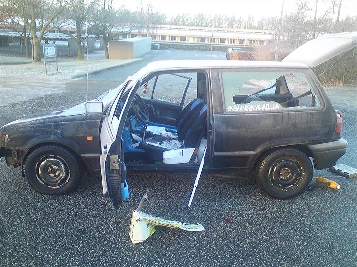 VW polo 86c.stjålet & skadet billede 17