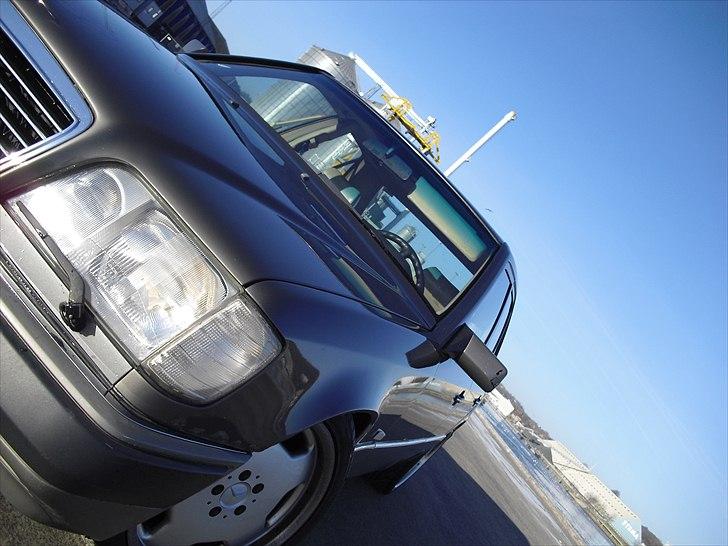 Mercedes Benz 300E  billede 1