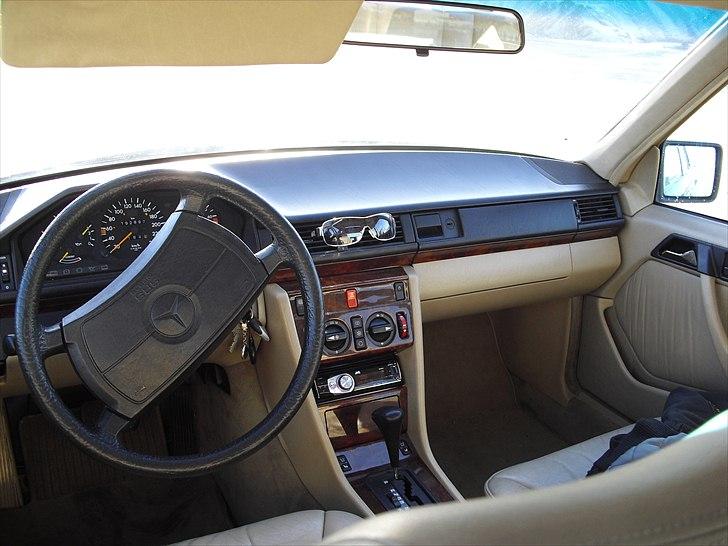 Mercedes Benz 300E  billede 9