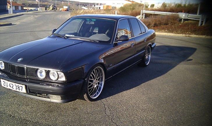 BMW e34 520i SOLGT billede 2