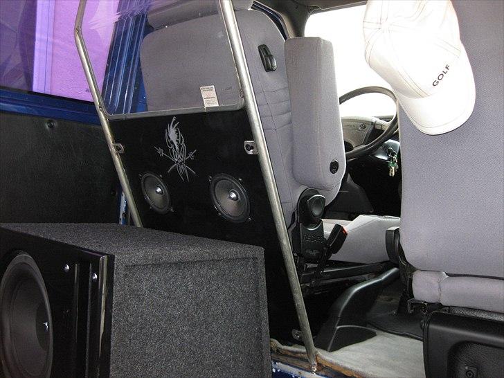 VW Transporter 2,5 tdi allrounder billede 2