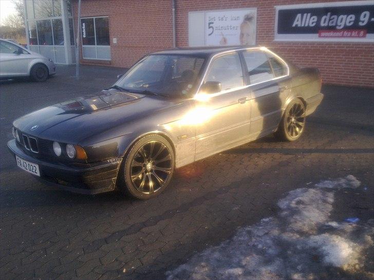 BMW 525i 12v SOLGT billede 1