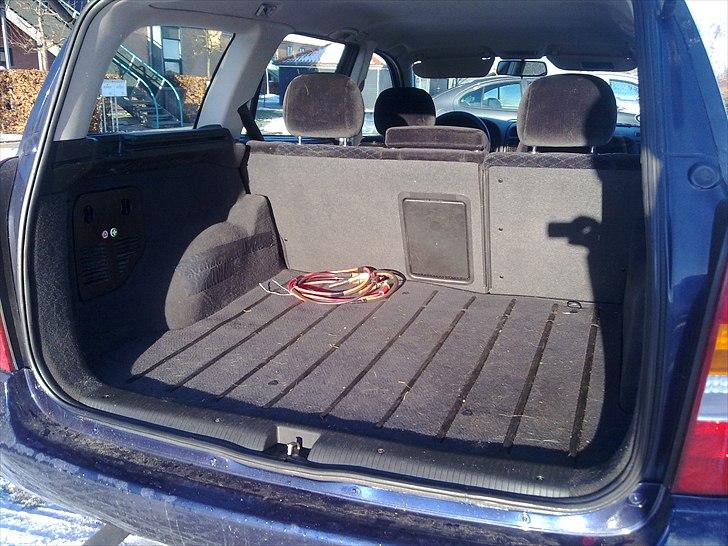 Opel Astra 1,6 16v STC. SOLGT - Masser af plads til hunden... billede 3