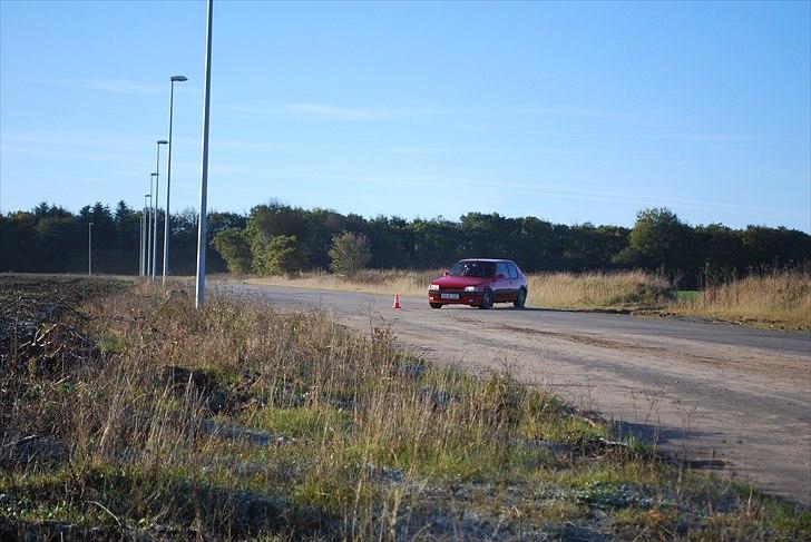 Peugeot 205 gti 1,6 SOLGT billede 5